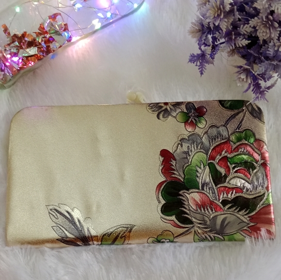 Clutch - Picture 4 of 6